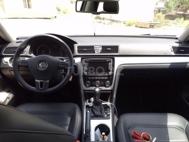 Volkswagen Passat 2013, 19,700 km - 2.5 l - Bakı