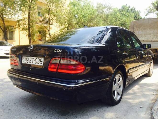 Mercedes E 220 2001, 240,000 km - 2.2 l - Bakı