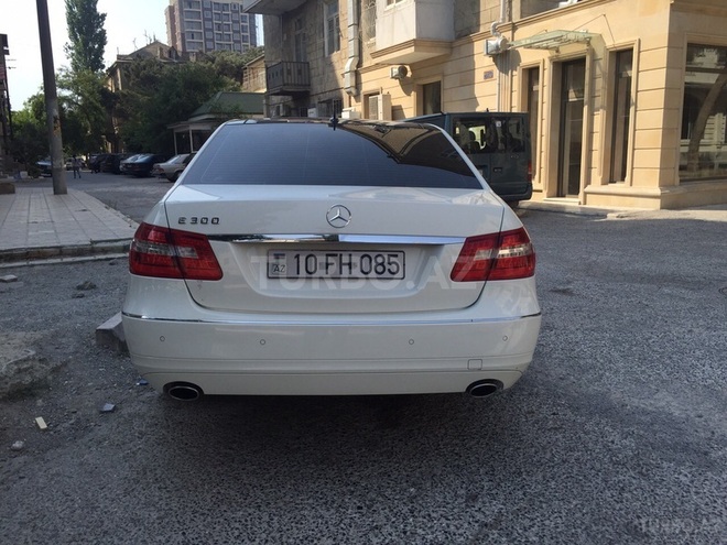 Mercedes E 300 2010, 98,000 km - 3.0 l - Bakı