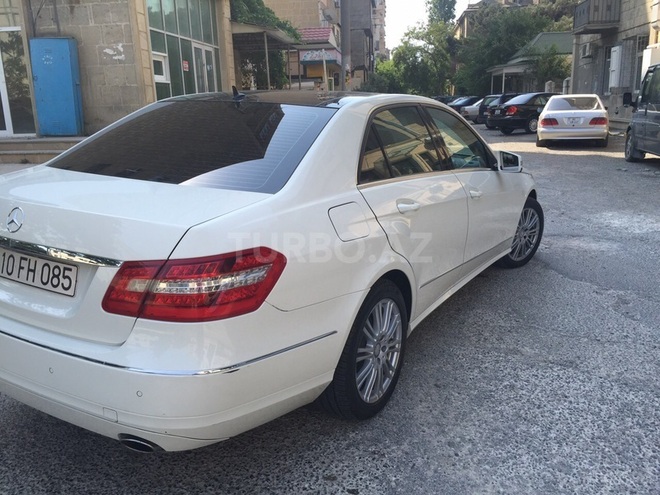 Mercedes E 300 2010, 98,000 km - 3.0 l - Bakı