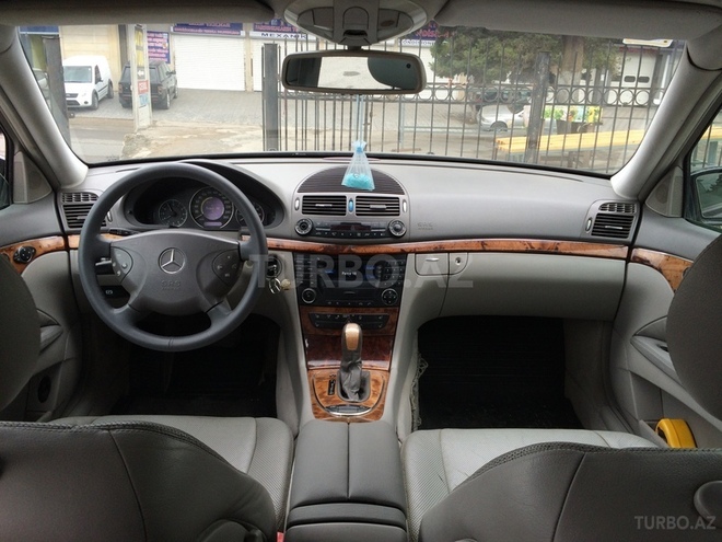Mercedes E 320 2002, 192,000 km - 3.2 l - Bakı