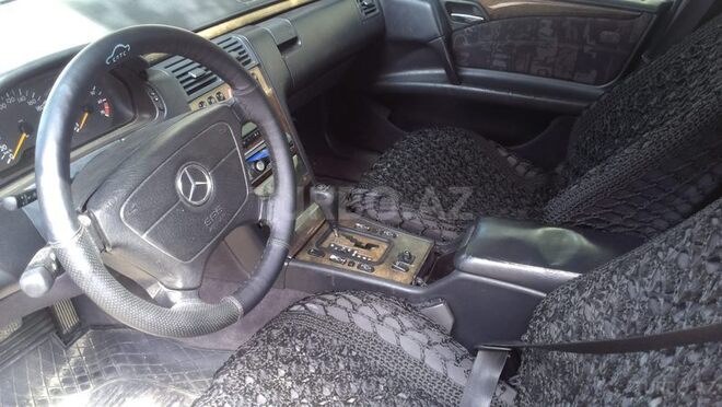 Mercedes E 200 1997, 236,000 km - 2.0 l - Bakı