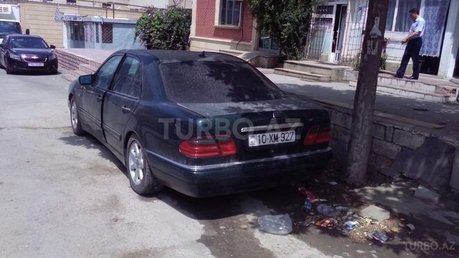 Mercedes E 200 1997, 236,000 km - 2.0 l - Bakı