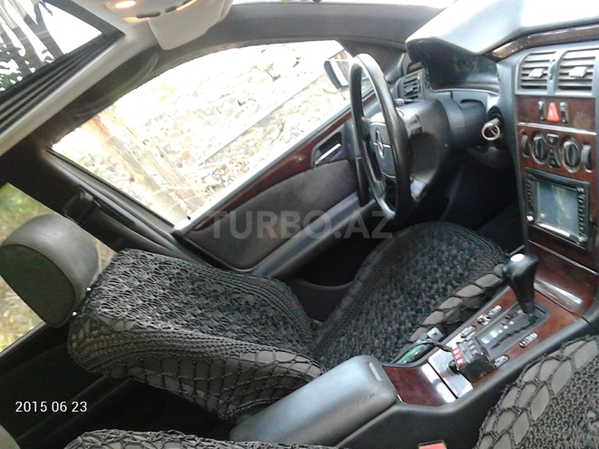 Mercedes E 230 1995, 335,533 km - 2.3 l - Bakı