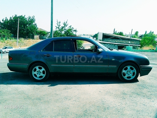 Mercedes E 230 1995, 335,533 km - 2.3 l - Bakı