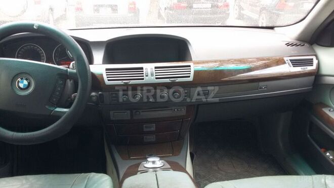 BMW 745 2002, 252,500 km - 4.4 l - Bakı