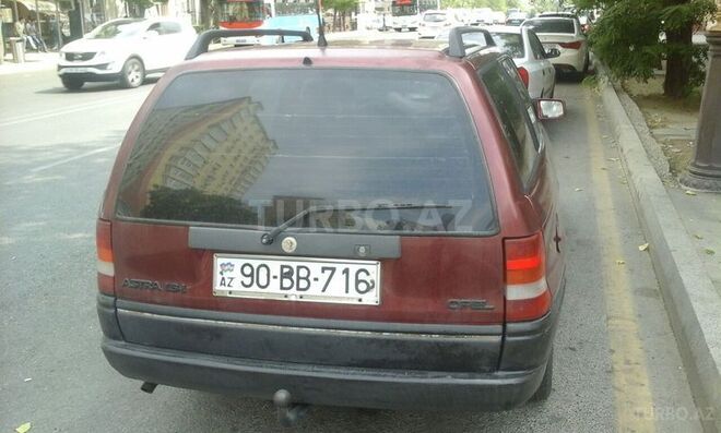Opel Astra 1993, 298,530 km - 1.6 l - Bakı