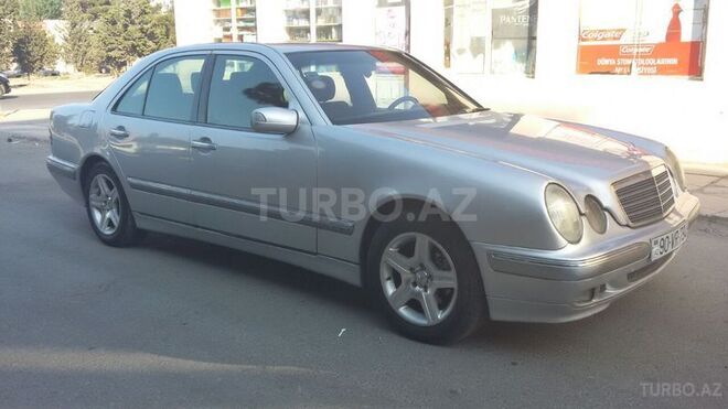 Mercedes E 220 2000, 282,800 km - 2.2 l - Bakı