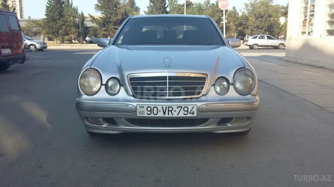 Mercedes E 220 2000, 282,800 km - 2.2 l - Bakı