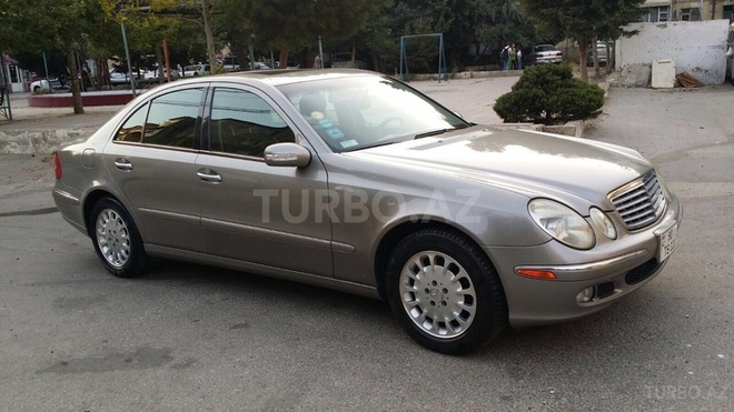 Mercedes E 320 2002, 300,000 km - 3.2 l - Bakı