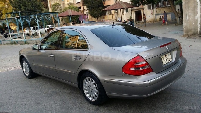 Mercedes E 320 2002, 300,000 km - 3.2 l - Bakı