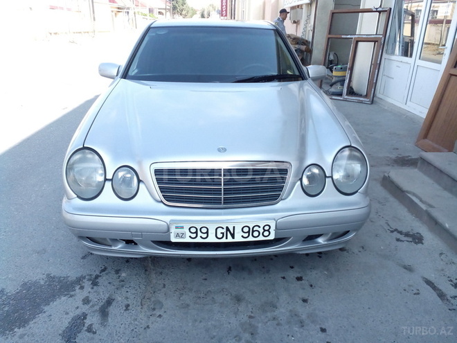 Mercedes E 220 2002, 222,000 km - 2.2 l - Bakı