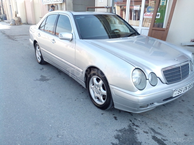 Mercedes E 220 2002, 222,000 km - 2.2 l - Bakı