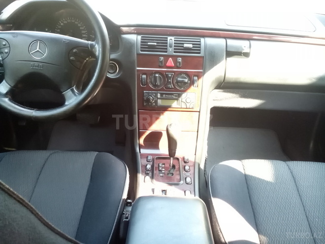 Mercedes E 220 2002, 222,000 km - 2.2 l - Bakı