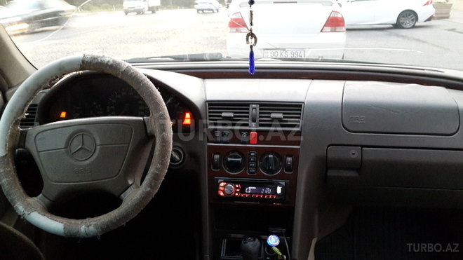 Mercedes C 220 1995, 200,000 km - 2.2 l - Bakı