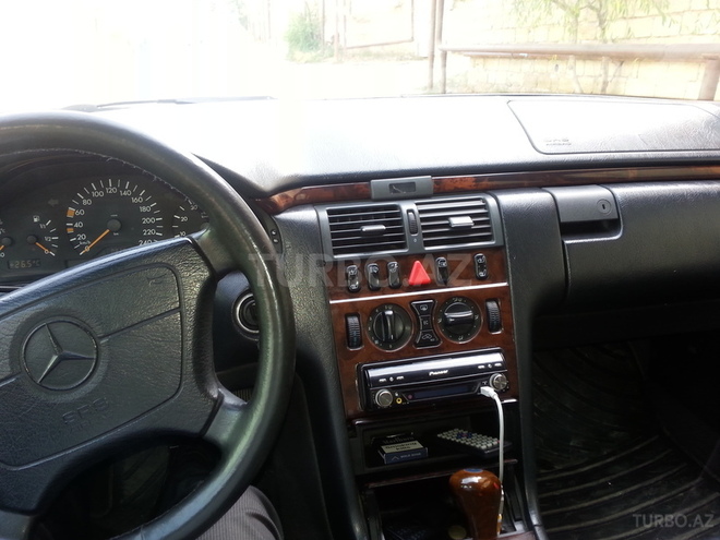 Mercedes E 230 1997, 200,500 km - 2.3 l - Bakı