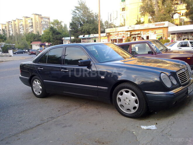 Mercedes E 230 1996, 320,000 km - 2.3 л - Bakı