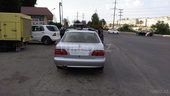 Mercedes E 200 2000, 195,204 km - 2.0 l - Bakı