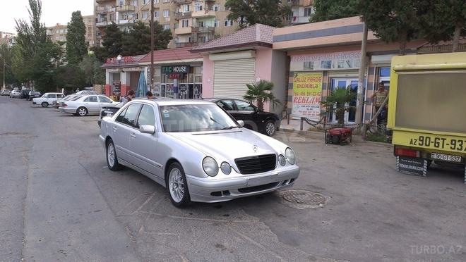 Mercedes E 200 2000, 195,204 km - 2.0 l - Bakı