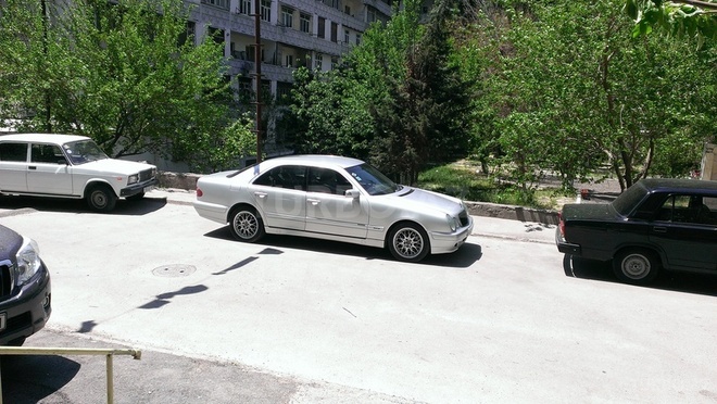 Mercedes E 200 2000, 195,204 km - 2.0 l - Bakı