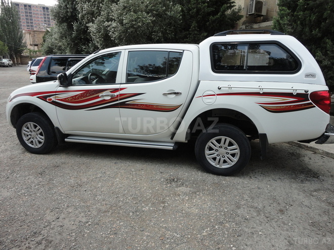 Mitsubishi L200 2008, 230,000 km - 2.5 л - Bakı