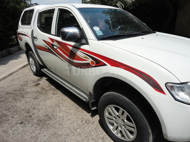 Mitsubishi L200 2008, 230,000 km - 2.5 л - Bakı