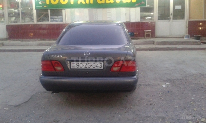 Mercedes E 240 1999, 252,000 km - 2.4 l - Bakı