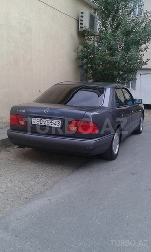 Mercedes E 240 1999, 252,000 km - 2.4 l - Bakı
