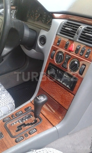 Mercedes E 240 1999, 252,000 km - 2.4 l - Bakı
