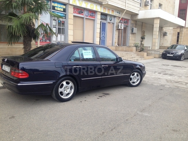 Mercedes E 240 2000, 250,320 km - 2.6 l - Bakı