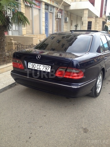Mercedes E 240 2000, 250,320 km - 2.6 l - Bakı