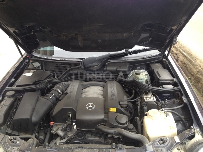 Mercedes E 240 2000, 250,320 km - 2.6 l - Bakı