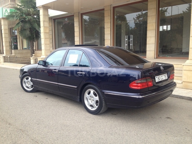Mercedes E 240 2000, 250,320 km - 2.6 l - Bakı