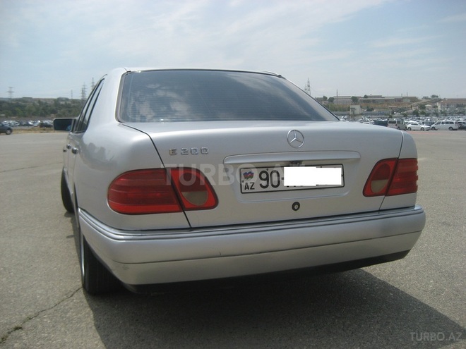 Mercedes E 200 1998, 340,000 km - 2.0 l - Bakı