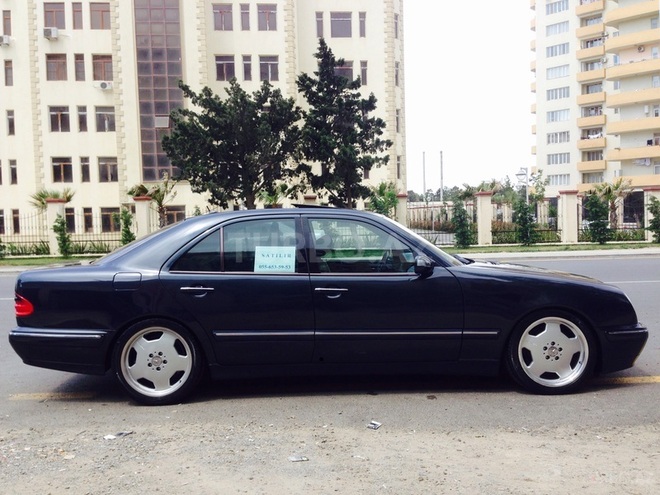 Mercedes E 280 2000, 290,000 km - 2.8 l - Bakı