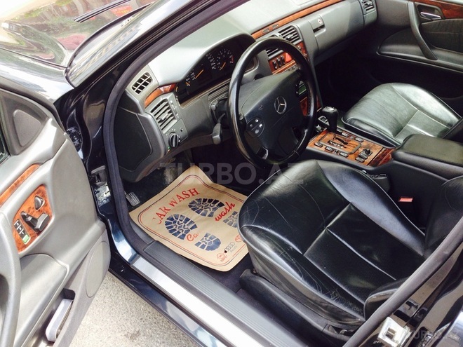 Mercedes E 280 2000, 290,000 km - 2.8 l - Bakı