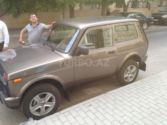 LADA (VAZ) Niva 2015, 1,200 km - 1.6 л - Bakı