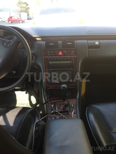 Mercedes E 220 2002, 280,000 km - 2.2 l - Bakı