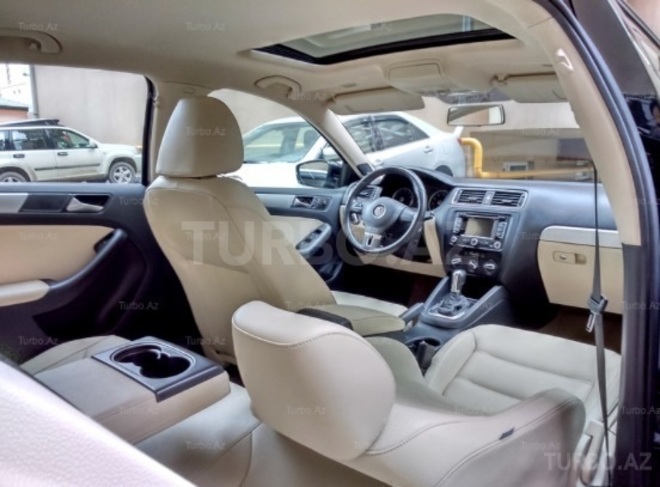 Volkswagen Jetta 2012, 60,000 km - 2.5 l - Bakı