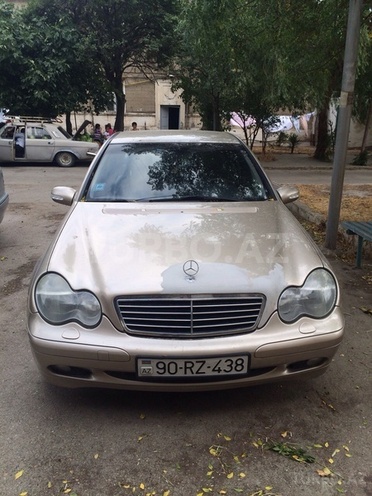 Mercedes C 220 2002, 200,000 km - 2.2 l - Bakı