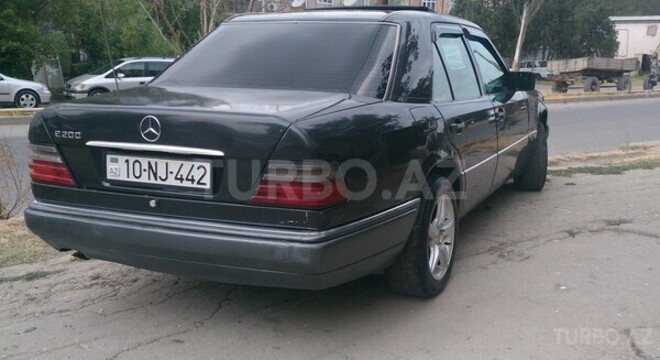 Mercedes E 200 1993, 290,000 km - 2.0 l - Bakı