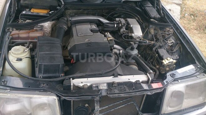 Mercedes E 200 1993, 290,000 km - 2.0 l - Bakı