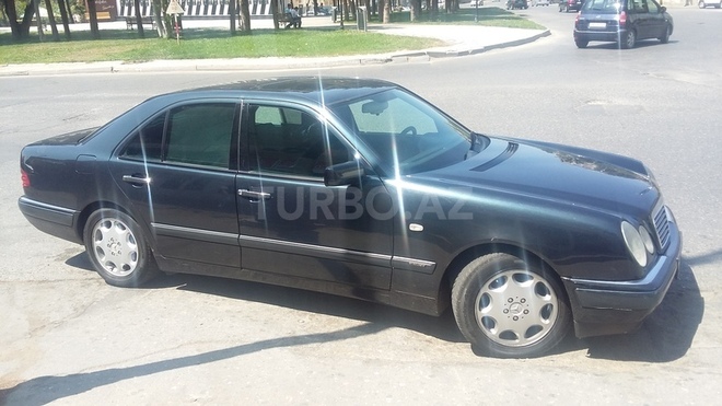 Mercedes E 230 1996, 342,000 km - 2.3 л - Bakı