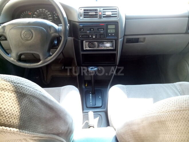 Opel Vectra 1995, 300,000 km - 2.0 l - Bakı
