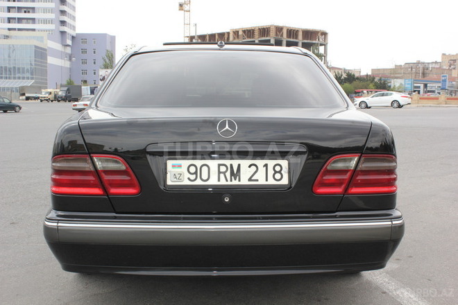 Mercedes E 220 2000, 257,000 km - 2.2 l - Bakı