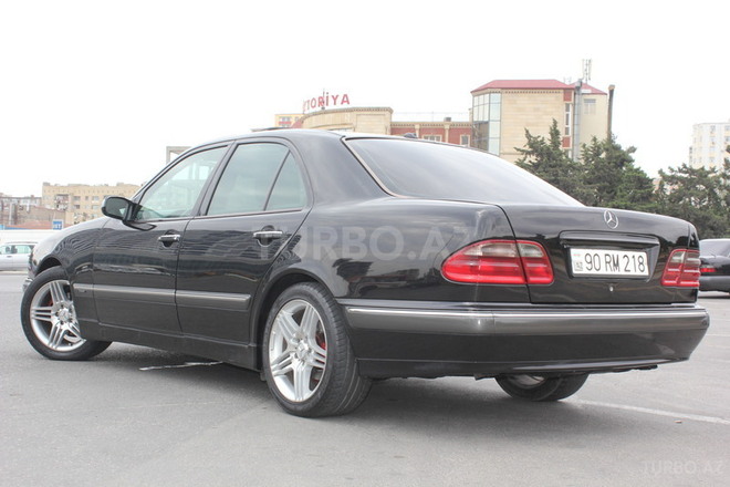 Mercedes E 220 2000, 257,000 km - 2.2 l - Bakı