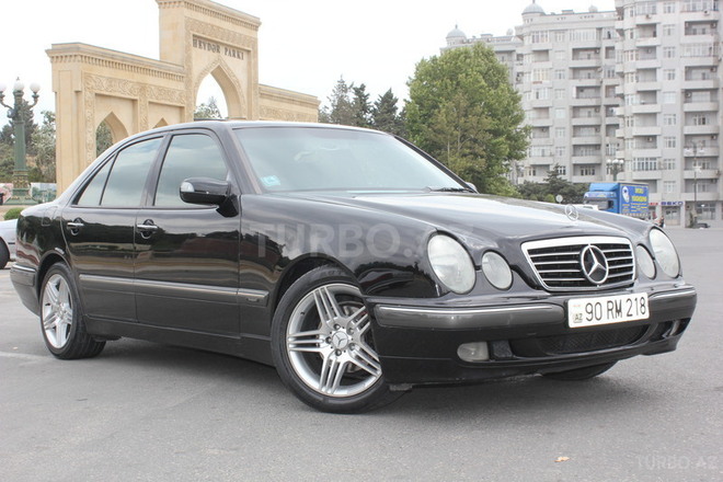 Mercedes E 220 2000, 257,000 km - 2.2 l - Bakı