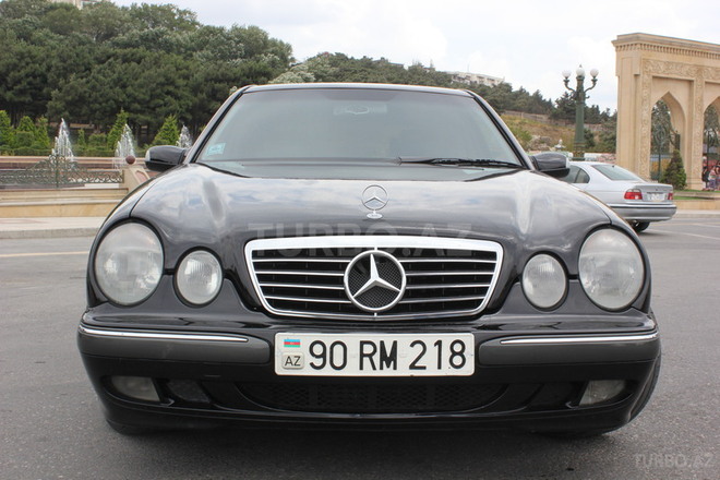 Mercedes E 220 2000, 257,000 km - 2.2 l - Bakı