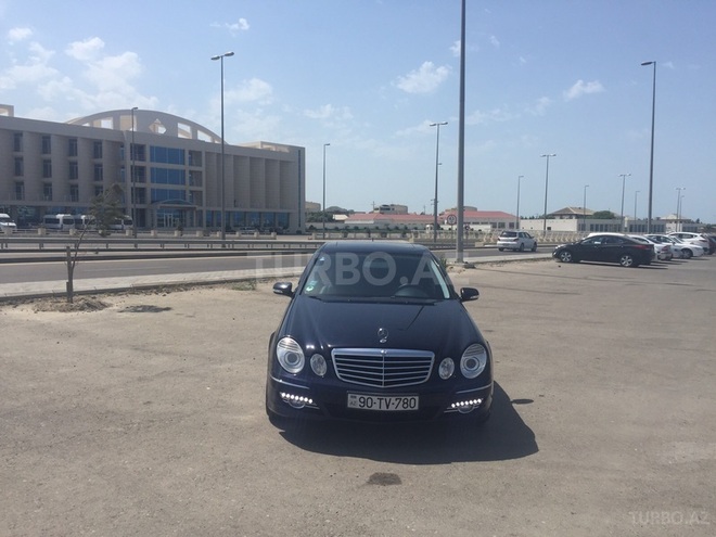 Mercedes E 320 2006, 136,000 km - 3.0 l - Bakı