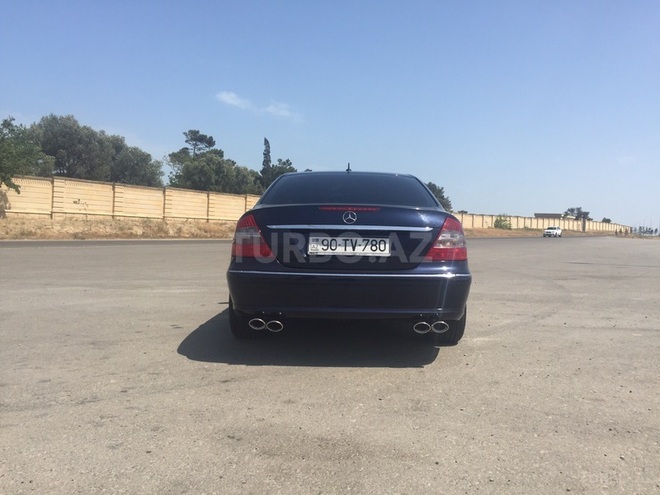 Mercedes E 320 2006, 136,000 km - 3.0 l - Bakı